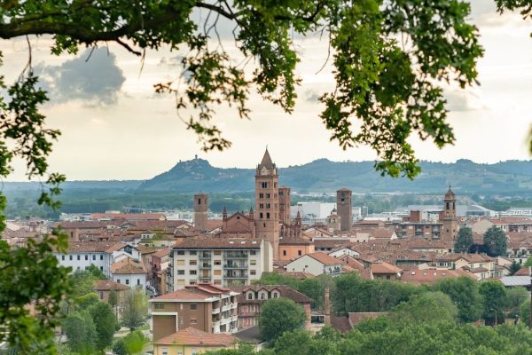 Alba: Skvost v srdci Piemontu, proslavený vynikajícími víny a čokoládou