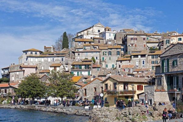 Objevte skvost Itálie: Anguillara Sabazia, kde se historie snoubí s kouzlem přírody