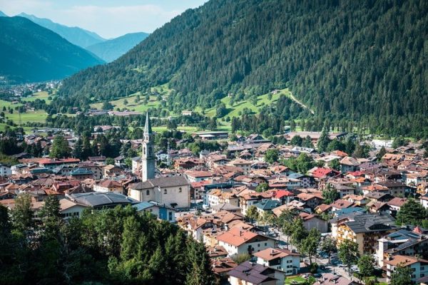 Objevování Pinzola: Skrytý klenot Dolomit