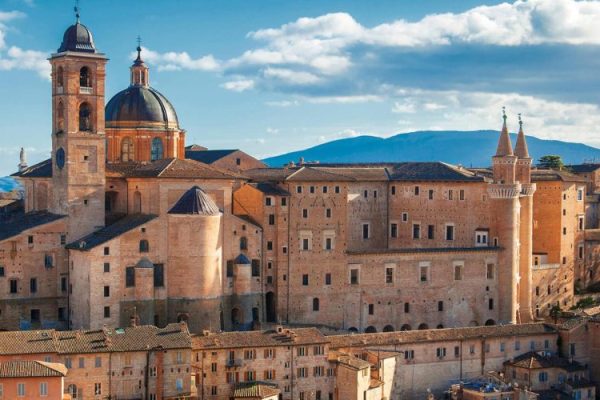 Urbino: Skvost italského renesance skrytý mezi kopci Marche